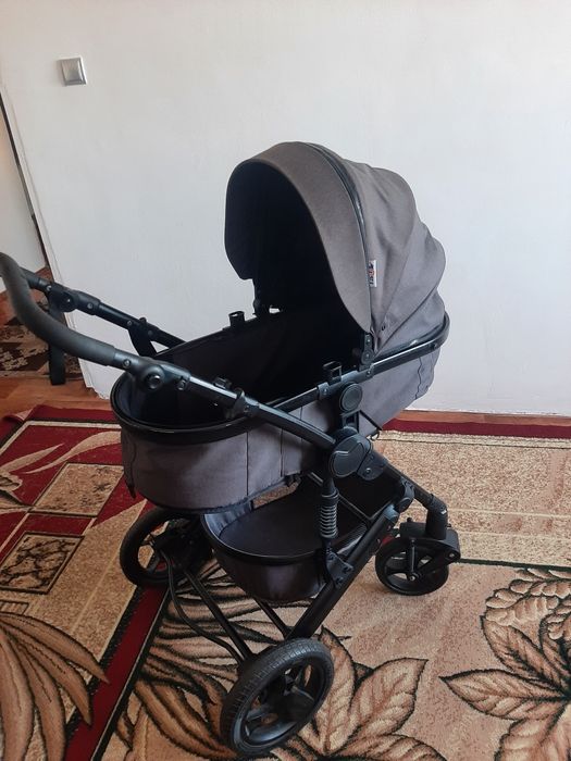 Продам детскую коляску