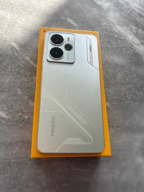 ЧИСТО НОВ Mobile Phone  REALME    RMX 5070