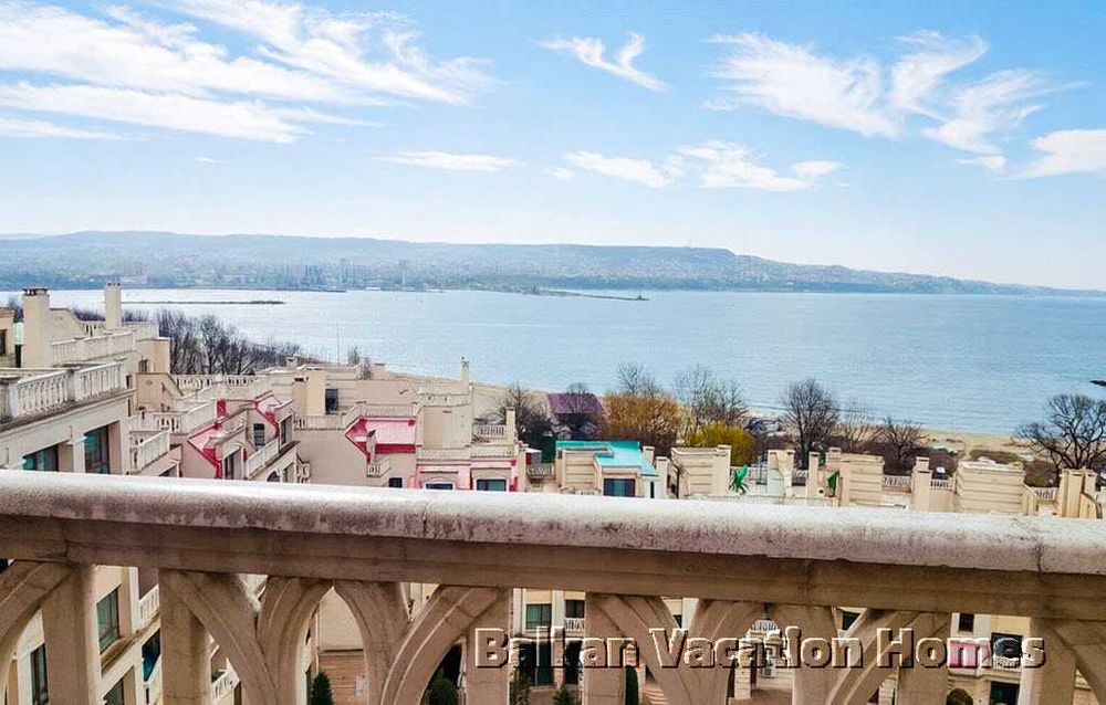 Зашеметяващ 3-стаен апартамент с гледка към морето във Varna South Bay Residence