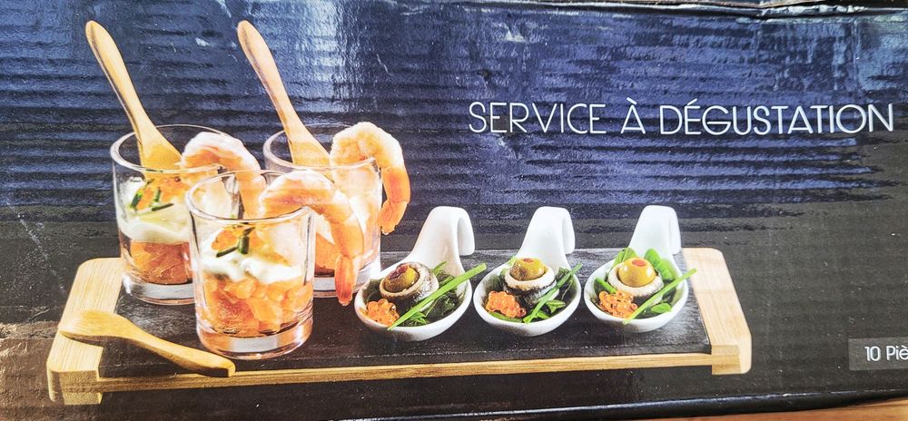 Set servire aperitive cu platou, pahare si boluri