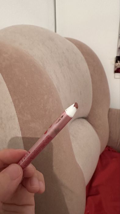 Карандаш для губ Vivienne Sabo Podium