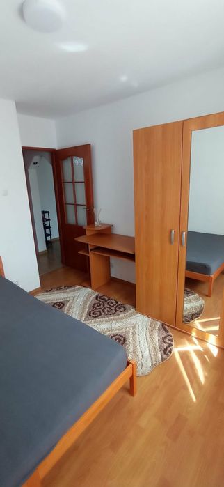 Închiriez apartament 2 camere decomandat