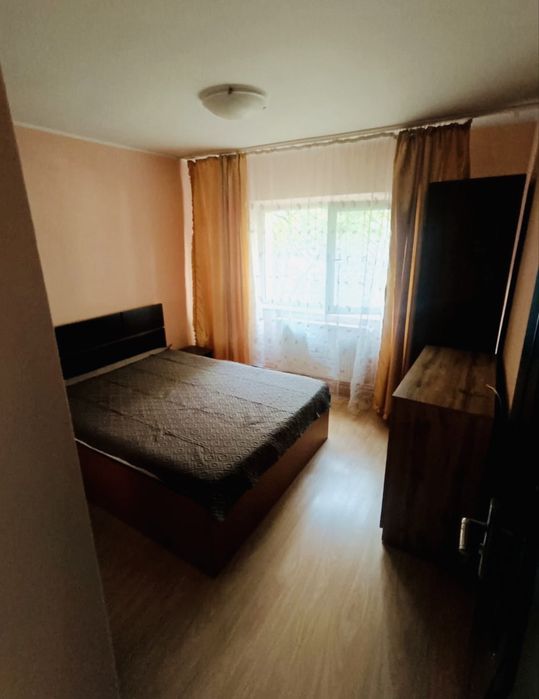 Inchiriez apt cu 3 camere, 380€