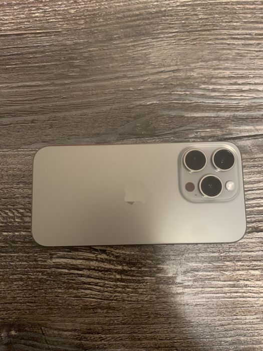 Iphone 15pro 256 gb ikta imeyka otkan bez karobka ideal tel