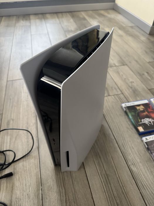 Consola Playstation 5 Disc Edition + 5 jocuri