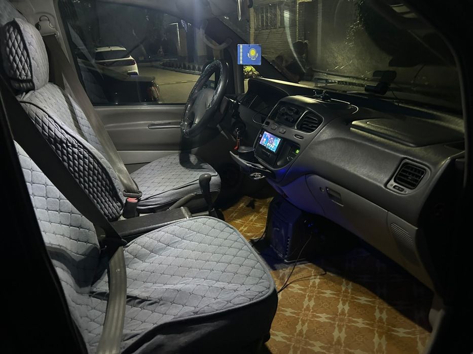 Продам Mitsubishi space gear 1999