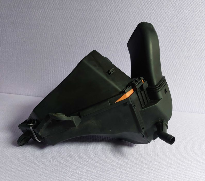 Carcasa filtru aer BMW E60 E61 E63 E81 E82 E87 E88 E90 E91 E92 E93 E84
