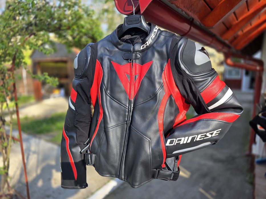 Geaca moto piele premium DAINESE AVRO 4 50 M sport