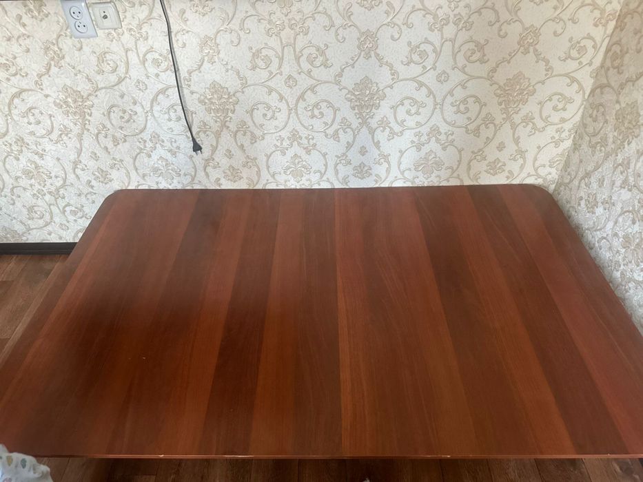 Продается жер стол 10.000