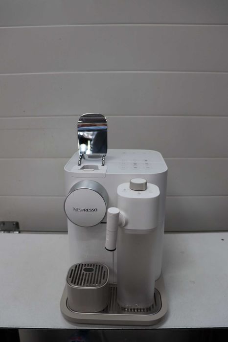 Кафемашина с капсули Nespresso Gran Lattissima EN650.WH, 19 bar, 1400 W, 1.3 л