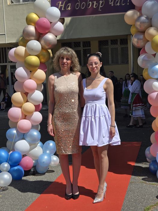 Бяла къса рокля с перлички