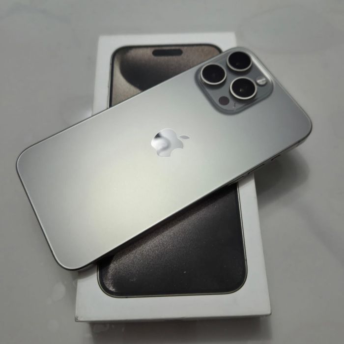 Продам айфон 15 про макс 256гб