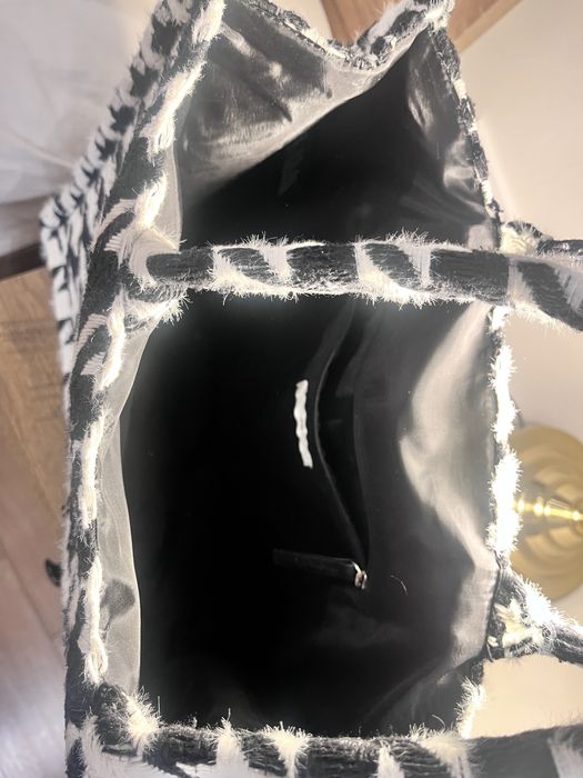 Черно-бяла чанта H&M