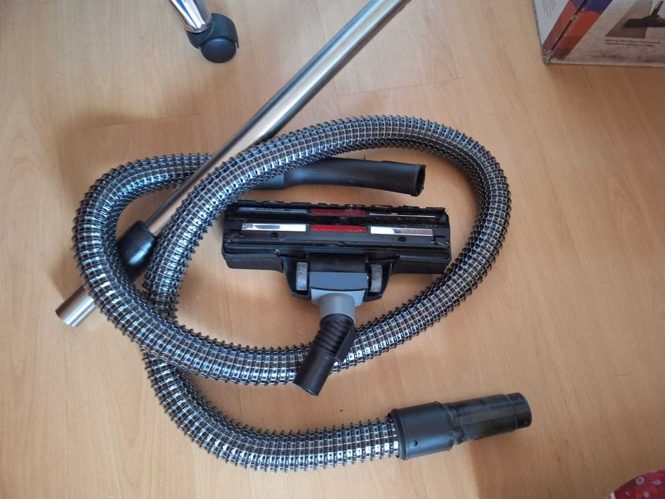 Aspirator Bosch Aqua Wash&Clean- seria 4