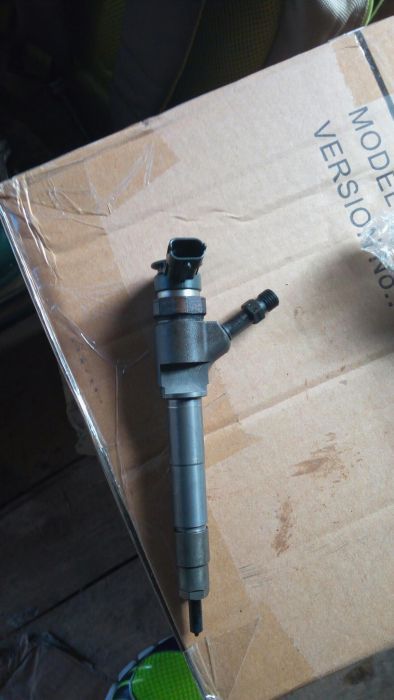 Injectoare piese Ford Ranger si Mazda bt 50 motor 2.5 3.0