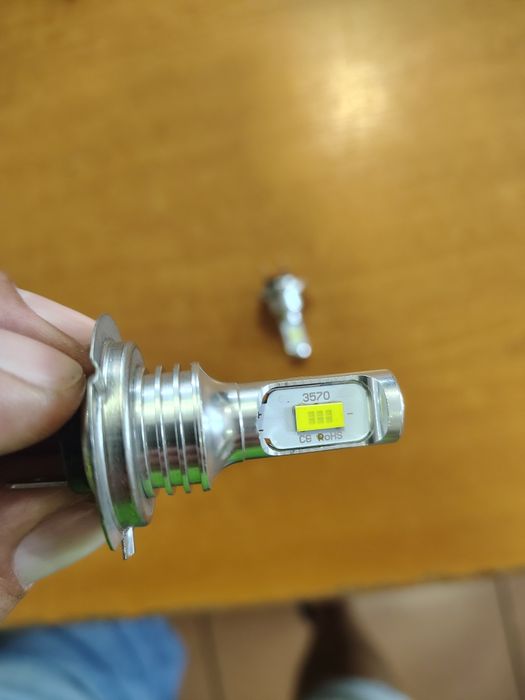 Bec halogen cu led H 7