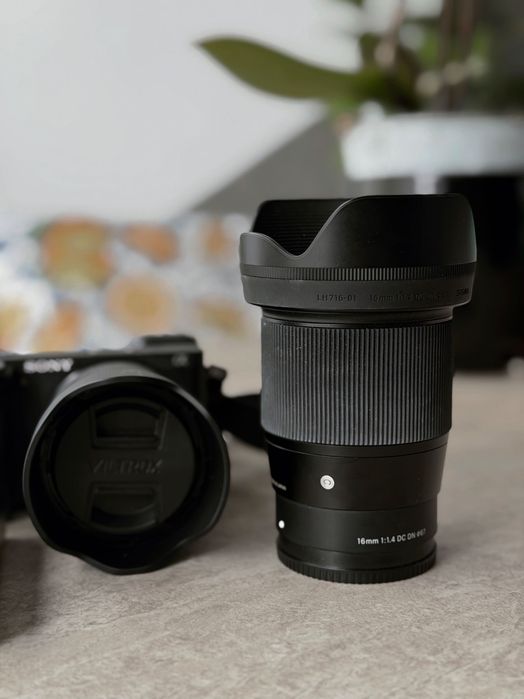 Sony A6400 + Sigma 16mm F1.4 + Viltrox 35mm F1.7 + accesorii