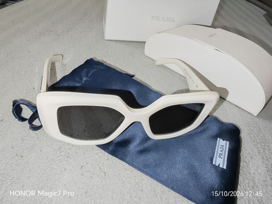 Ochelari de soare Prada