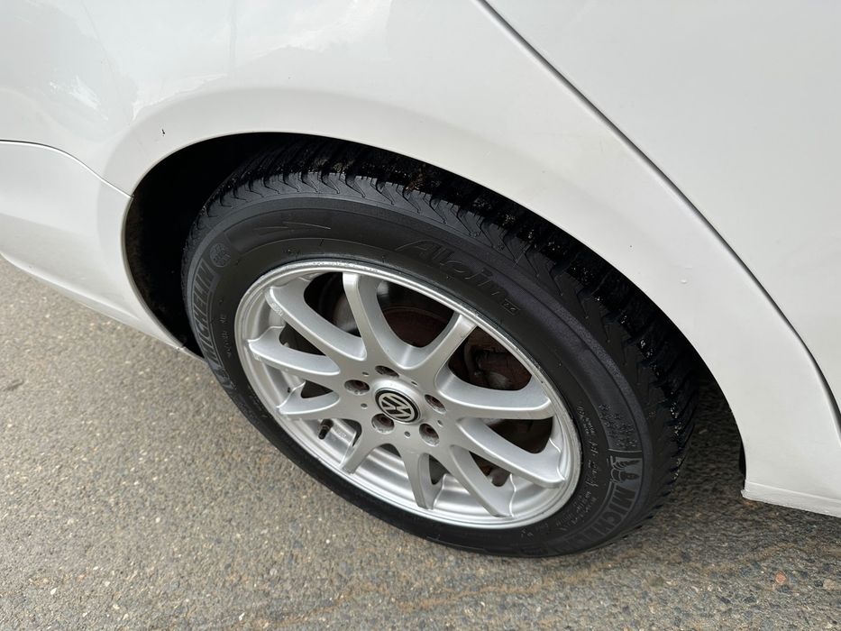 VOLKSWAGEN Golf 2011 — imagine 5