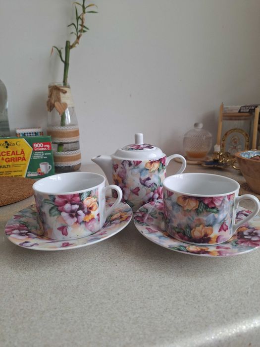 Set ceainic cu cesti