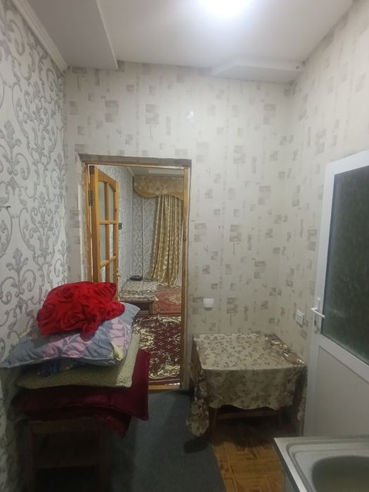 1 xonali kv sotiladi