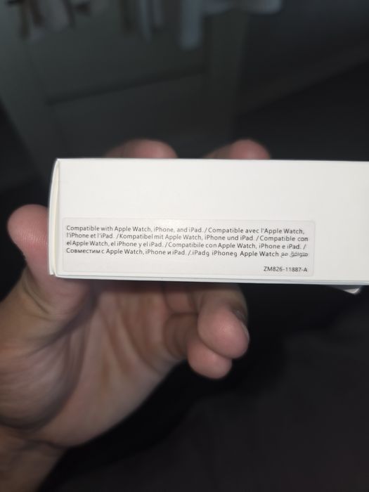 Продается Apple USB-C Power Adapter мощностью 20W