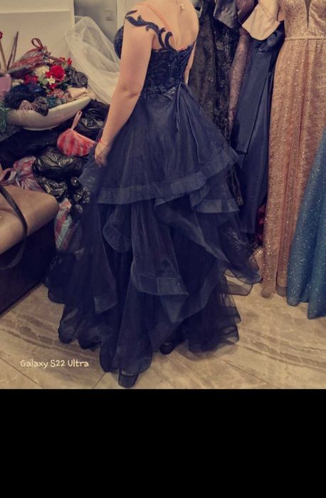 Продавам бална рокля