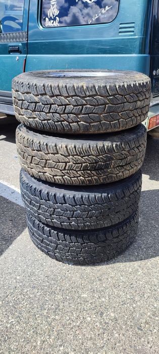 Cauciucuri cu tot cu jante