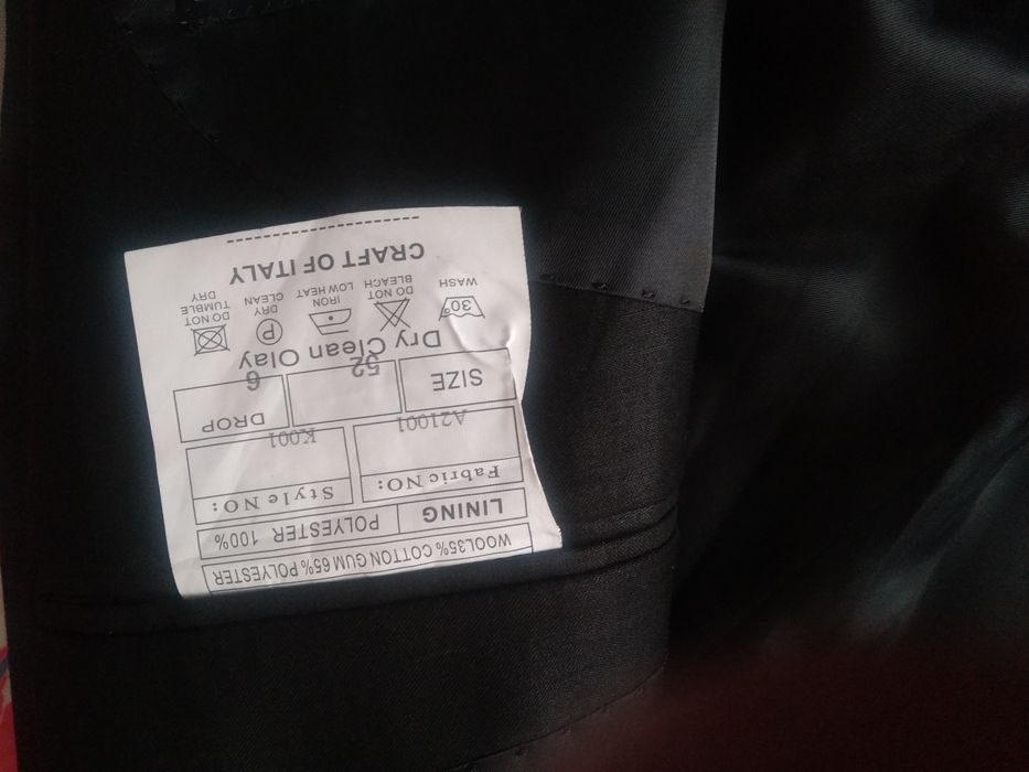 Продам черный костюм