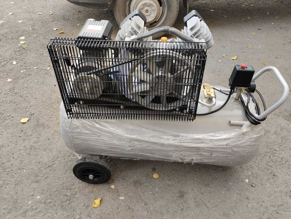 УЦЕНКА надежный компрессор с ресивером 100 литров