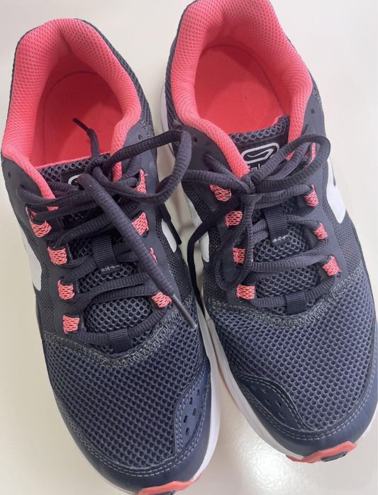 Продам кроссовки