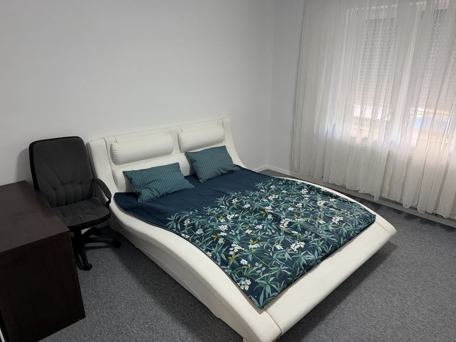Regim hotelier 4 camere s-au jumatate 2 camere in centru