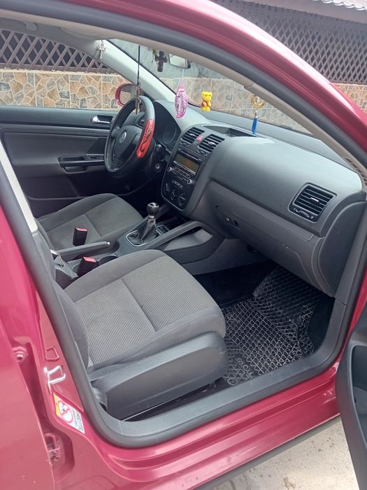 Vînd wolkswagen  golf