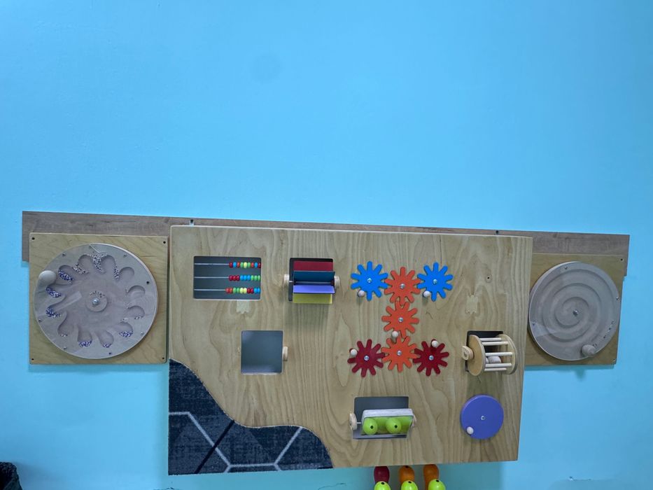 Стеновой развивающий модуль