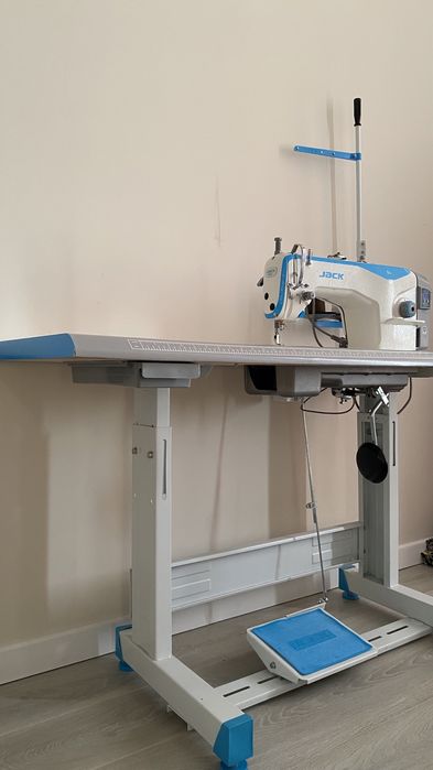 Jack F4 швейная машина