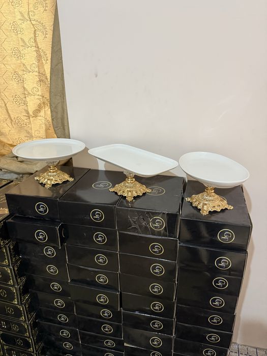 Idish zar tilla oyoqli pasuda sotiladi