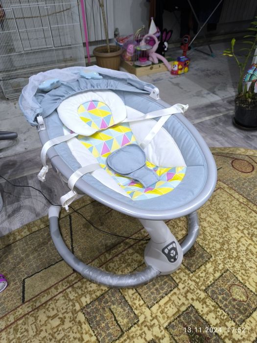 Продаётся шезлонг детский новый