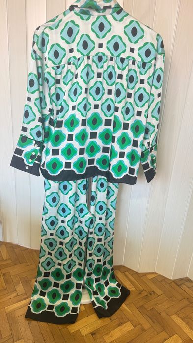 Zara - комплект панталон и риза