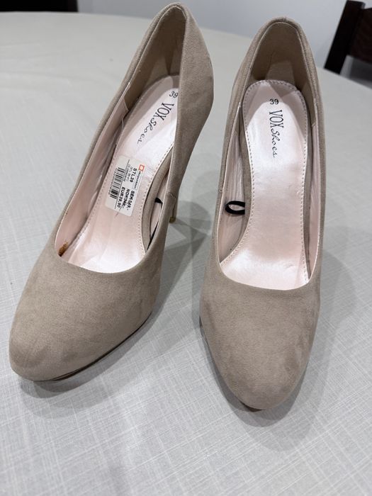 Обувки на висок ток с платформа