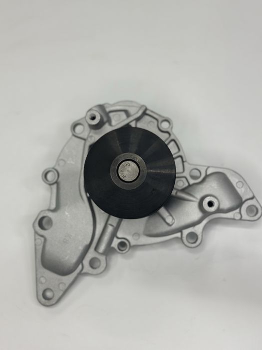 Помпа водяная Mitsubishi MD973162