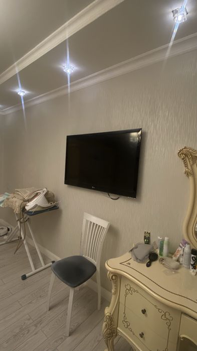 Продам телевизор LG , б/у