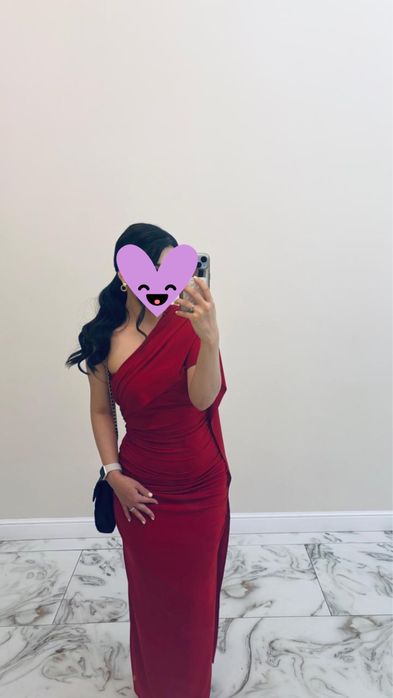 Красное вечернее платье