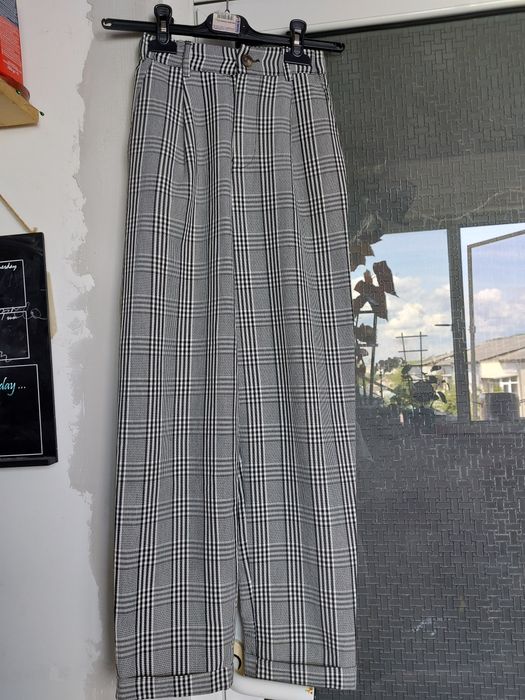 Pantaloni pull&bear xs
