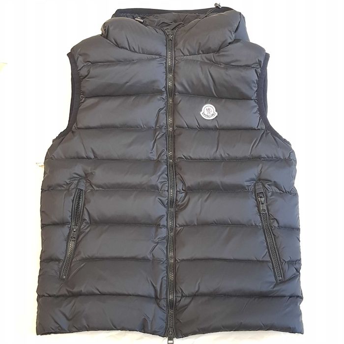 Vesta usoara M o n c l e r  / cu puf de gasca M- oferta !