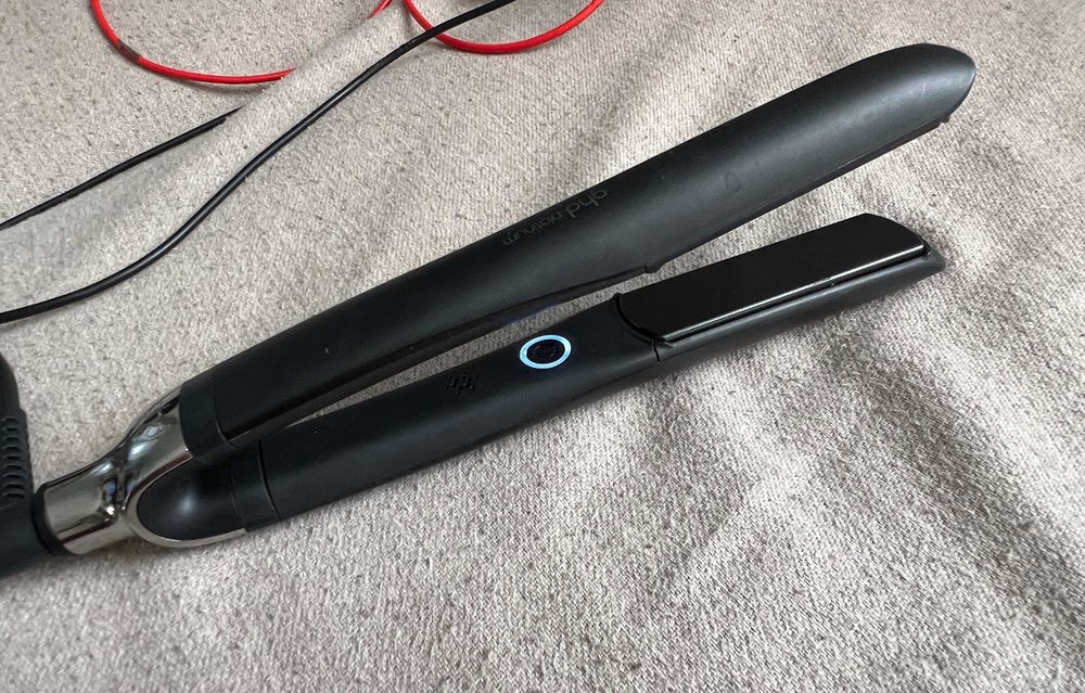 Placa de par profesională GHD Platinum S8T261 neagră defecta