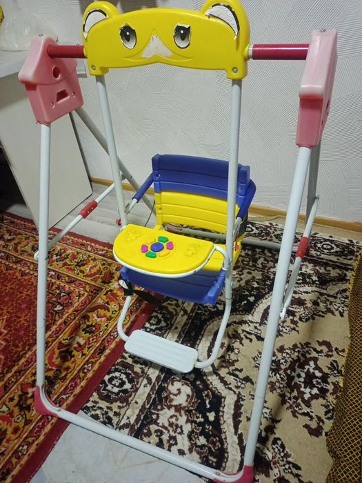 Продаётся детская качелька
