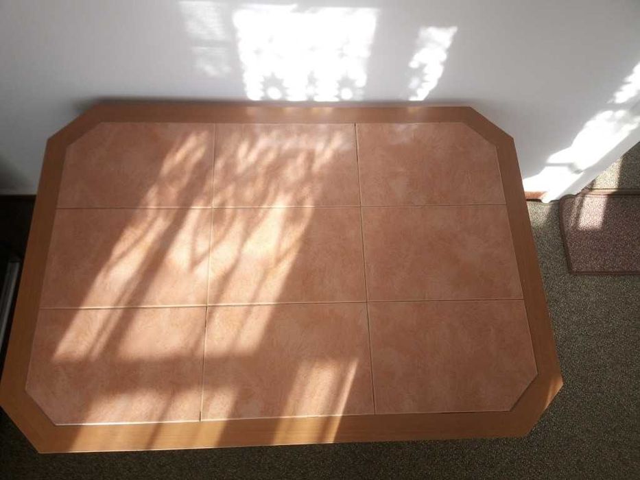 Măsuță de cafea practică, cu blat ceramic și rotile -Stare foarte bună