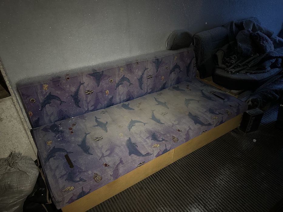 Продам диван в нормальном состоянии