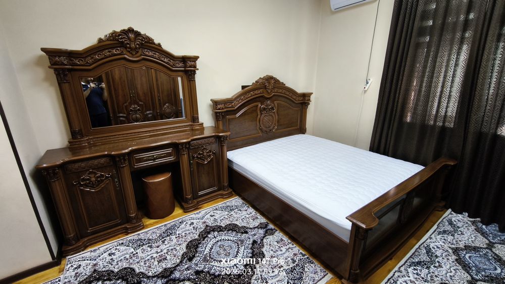 Продаётся спальный гарнитур.