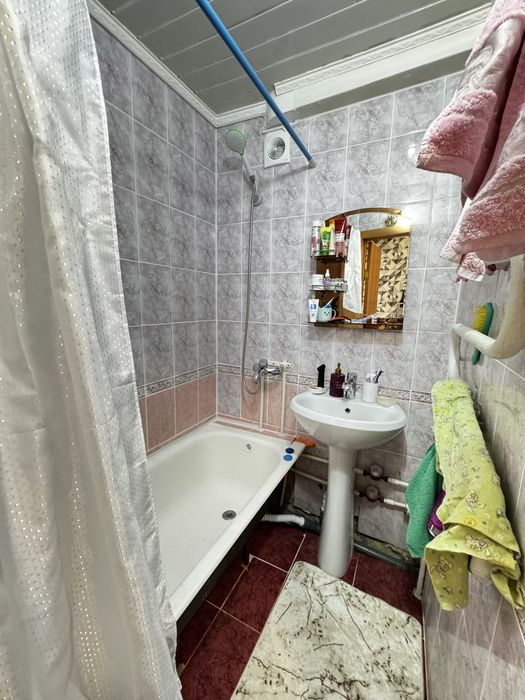 Продам 2 комн квартипу Барс Строй